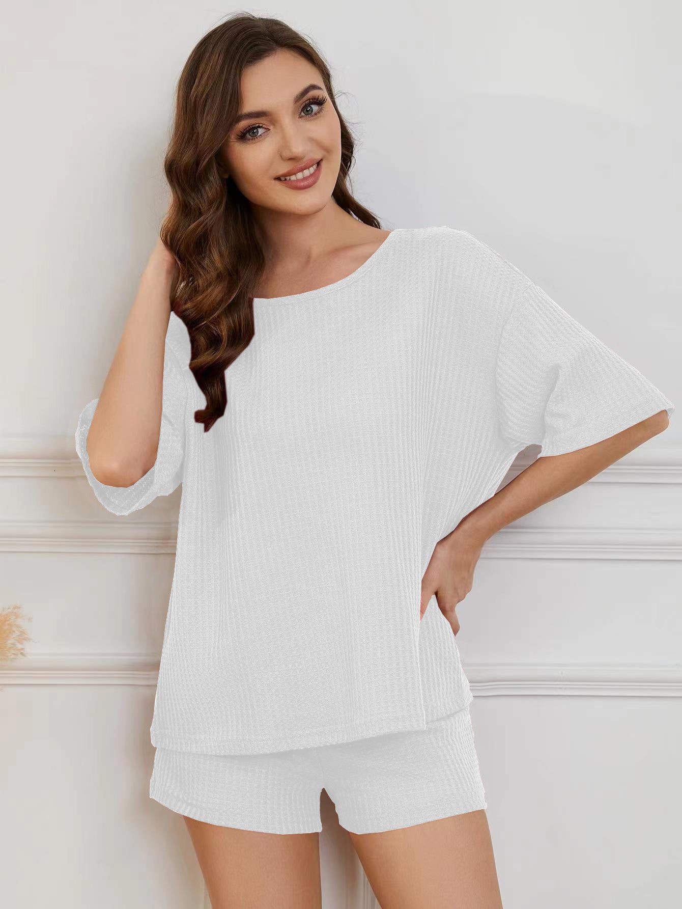 Ensemble confortable pour femme composé d'un haut oversize et de shorts Chic und Stil