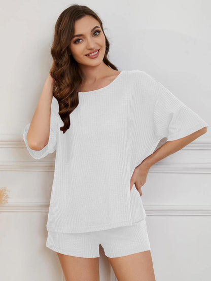 Ensemble confortable pour femme composé d'un haut oversize et de shorts Chic und Stil
