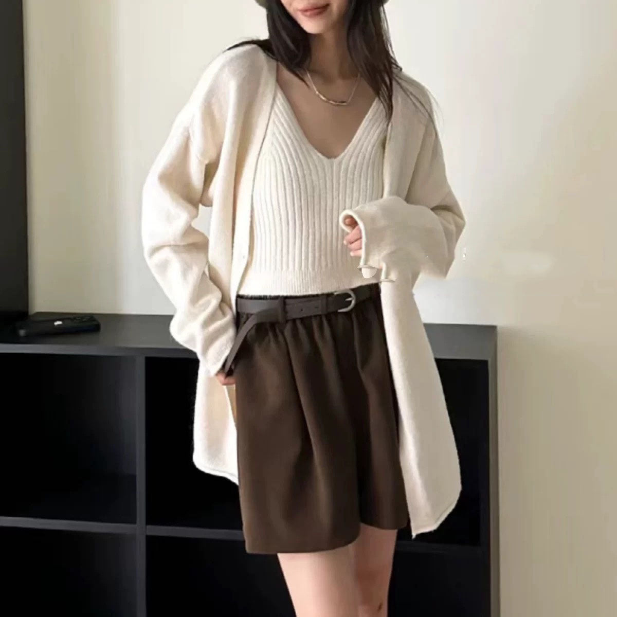 Cardigan en tricot décontracté pour femmes avec une fine texture et de gros boutons Chic und Stil