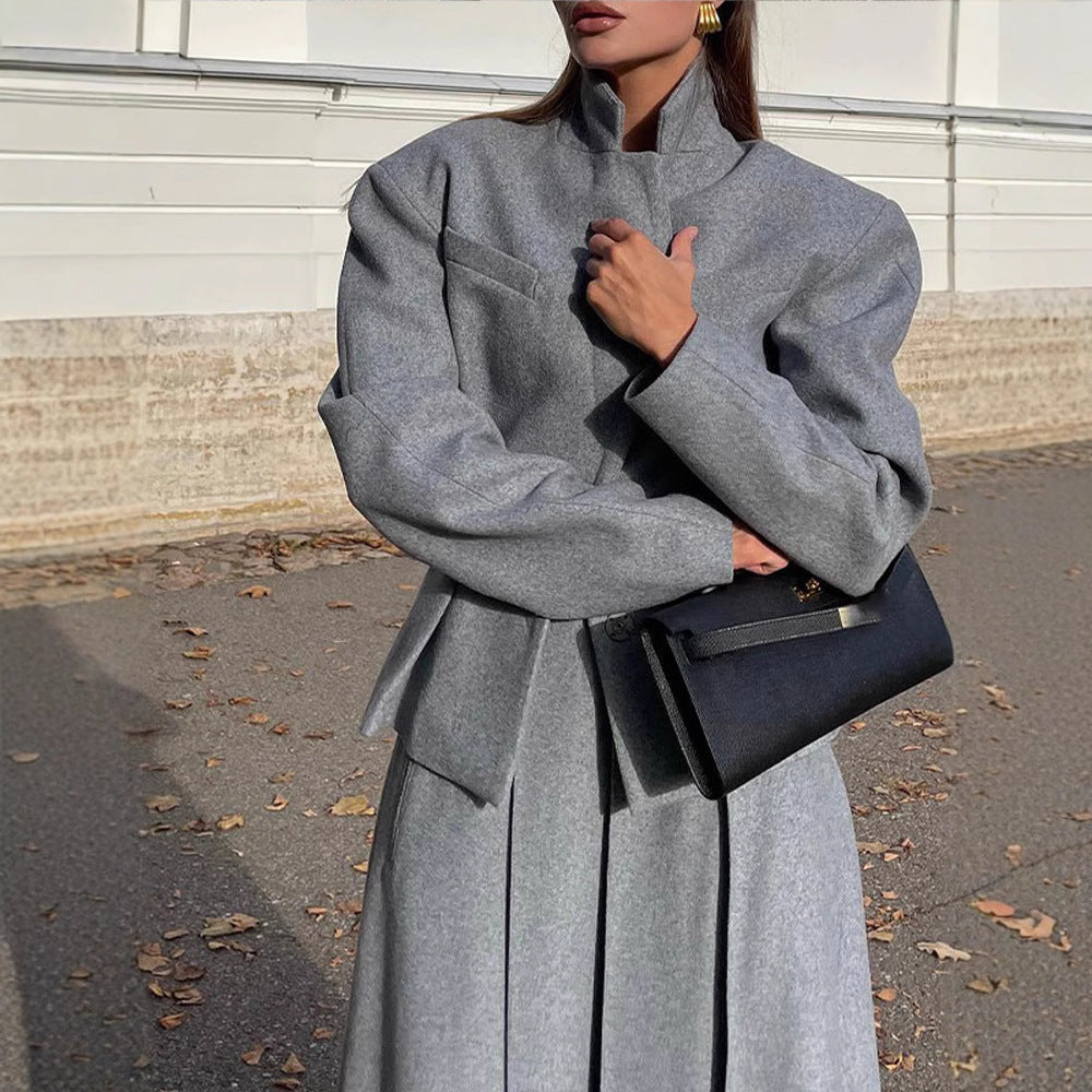 Dames élégant manteau oversize avec col haut et manches structurées Chic und Stil