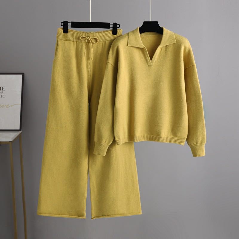 Comfortable knit jacket for ladies with a loose fit and matching pants Chic and Style