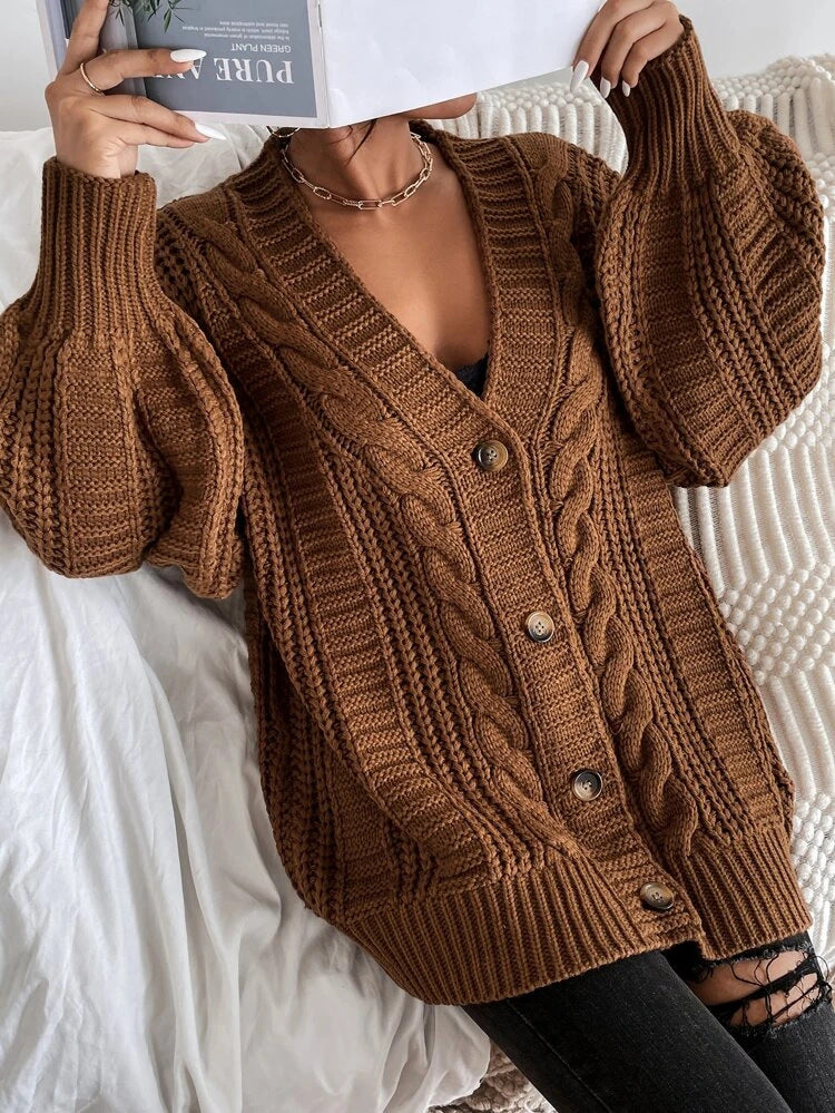 Cardigan en tricot surdimensionné pour femmes avec un motif en câble élégant et des boutons pratiques Chic und Stil