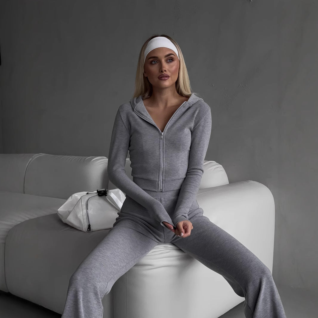 Women's athletic set with a fitted hoodie and comfortable jogger pants Chic and Style