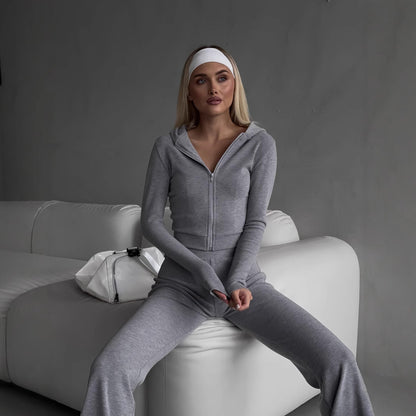 Women's athletic set with a fitted hoodie and comfortable jogger pants Chic and Style