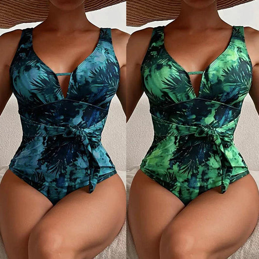 Maillot de bain une pièce pour femme avec un design croisé raffiné et un motif à la mode Chic und Stil