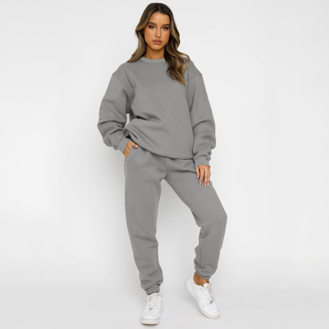 Women's comfortable tracksuit set with an oversized sweatshirt and comfortable jogger pants Chic and Style