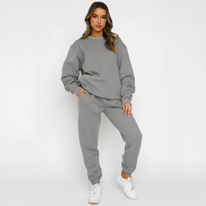 Women's comfortable tracksuit set with an oversized sweatshirt and comfortable jogger pants Chic and Style