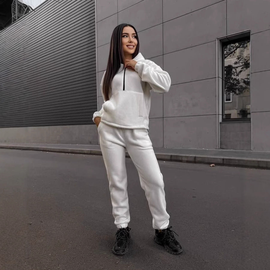 Ladies sporty hoodie with comfortable jogging pants Chic and Style