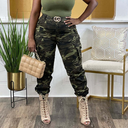 Women's cargo pants with camouflage pattern and high waist Chic and Style