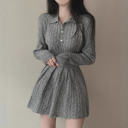 Robe tricot confortable pour femmes avec col élégant et look drapé Chic und Stil