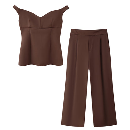 Wide pants for women with an elegant cut and fine pleats Chic and Style