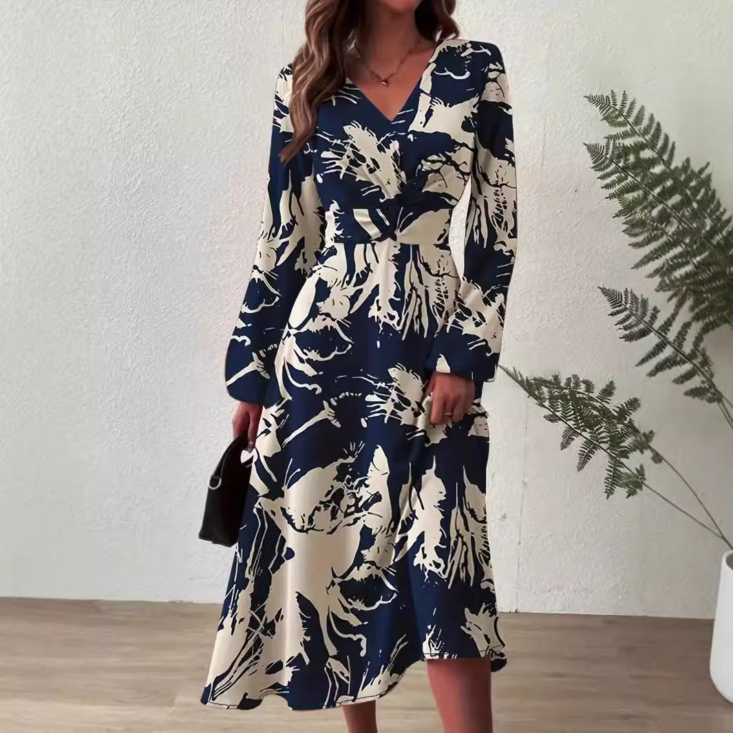 Robe midi pour femmes avec des détails floraux et un élégant décolleté en V Chic und Stil