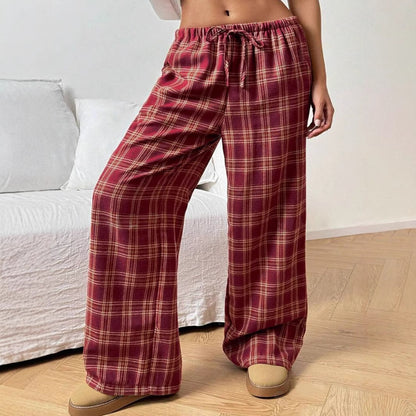 Casual tartan pants for women with a wide cut and elastic waistband Chic and Style