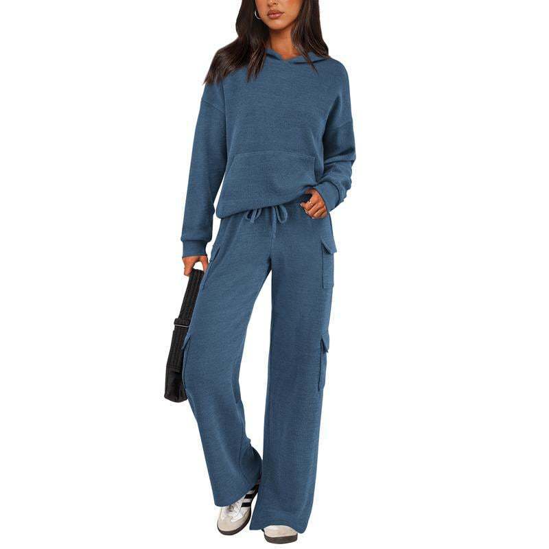 Casual fleece hoodie set for women and chic cargo pants