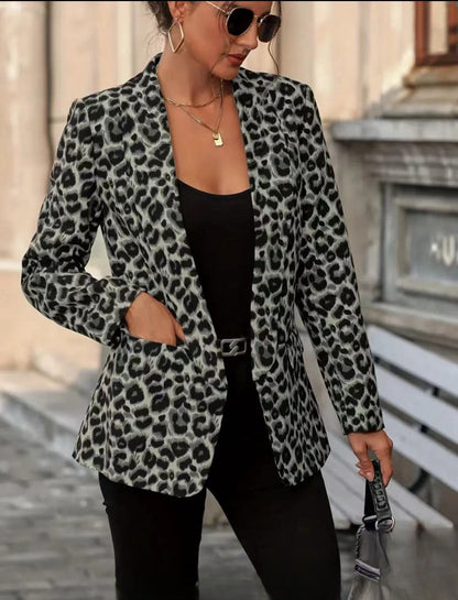 Blazer femme à la mode en design léopard avec coupe slim Chic und Stil