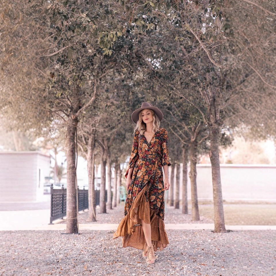 Robe portefeuille pour femmes avec design floral et manches élégantes Chic und Stil