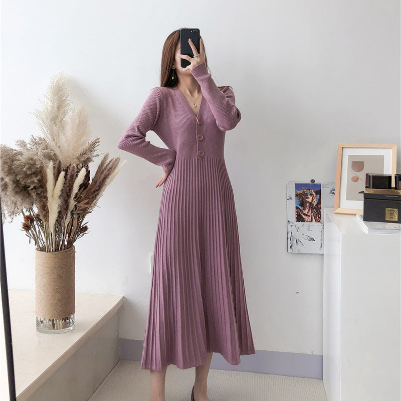 Robe en tricot pour femmes avec décolleté en V et détails de boutons Chic und Stil
