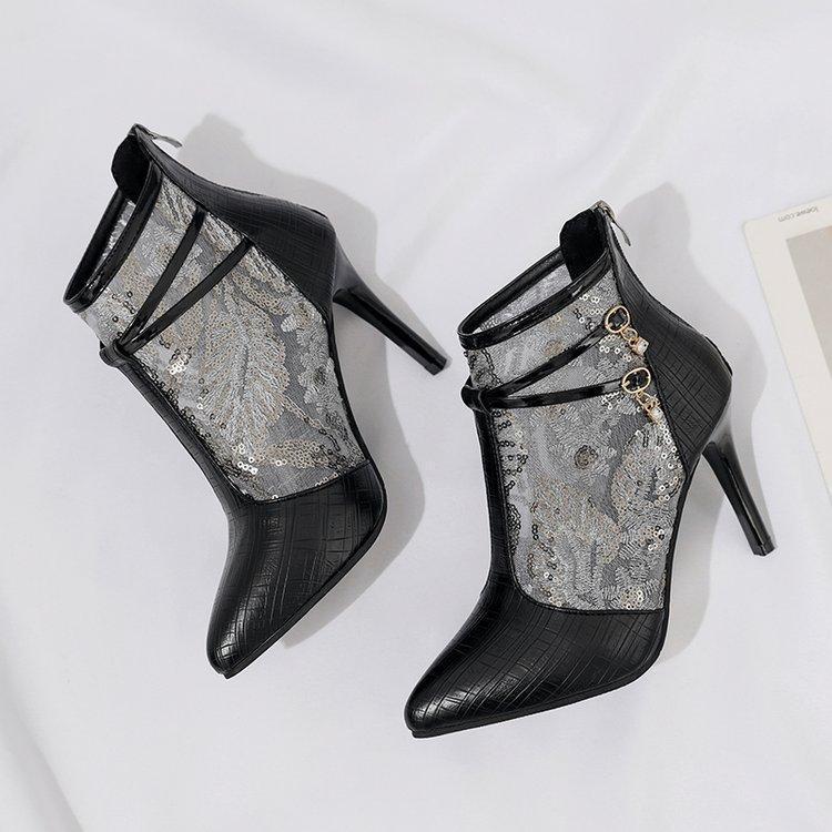 Bottes de cheville élégantes pour dames avec un matériau supérieur transparent et des applications scintillantes Chic und Stil