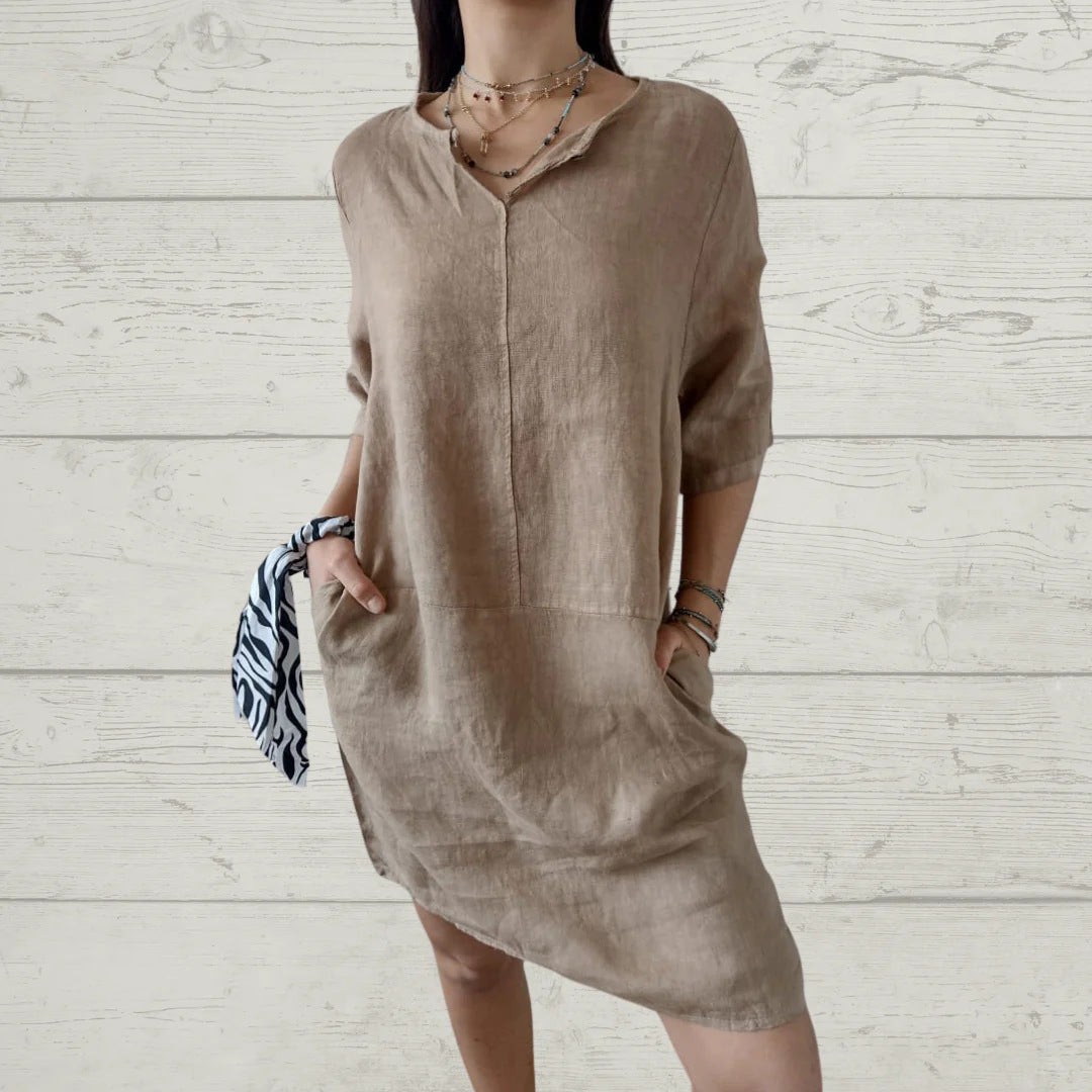 Robe en lin pour femmes avec décolleté en V et poches pratiques Chic und Stil