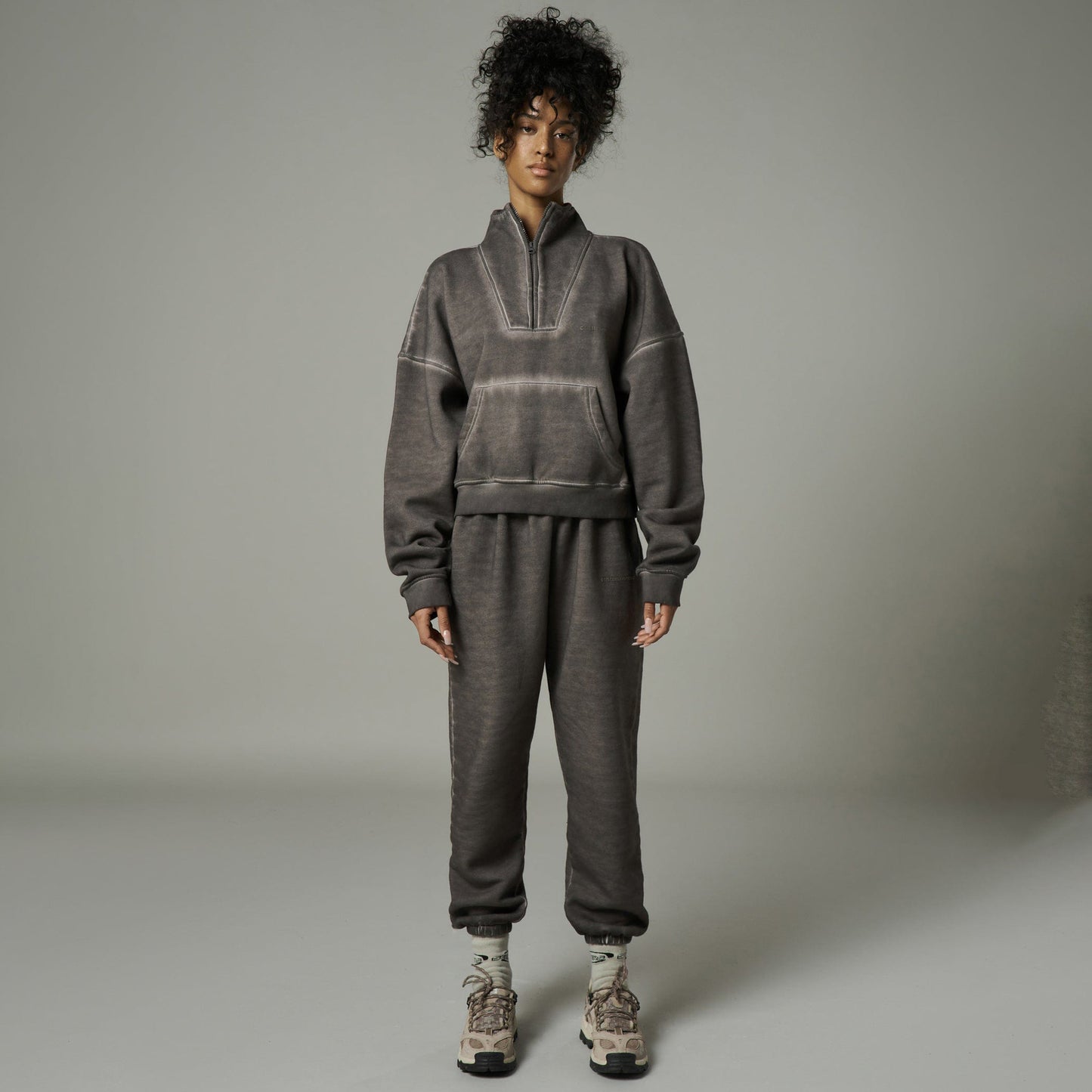 Women Comfortable and Trendy Sweatpants with Elastic Waist Chic and Style