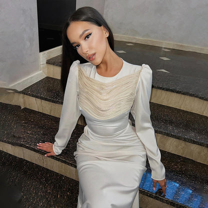 Dames Élégant Maxi Robe avec des détails de drapé raffinés et des manches longues Chic und Stil