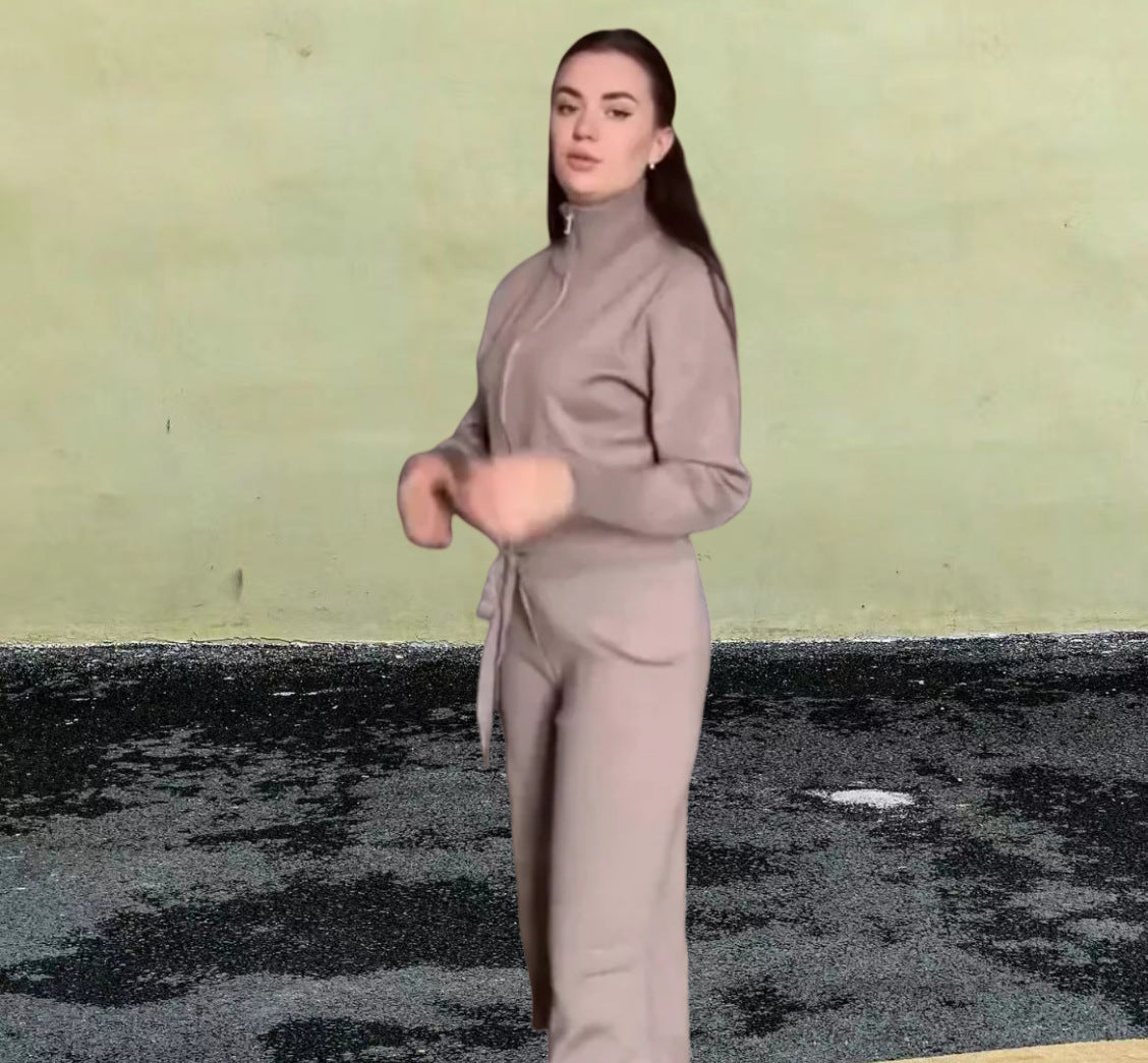 Pull en tricot sportif pour femmes avec col montant et fermeture éclair Chic und Stil