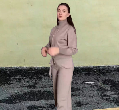 Pull en tricot sportif pour femmes avec col montant et fermeture éclair Chic und Stil