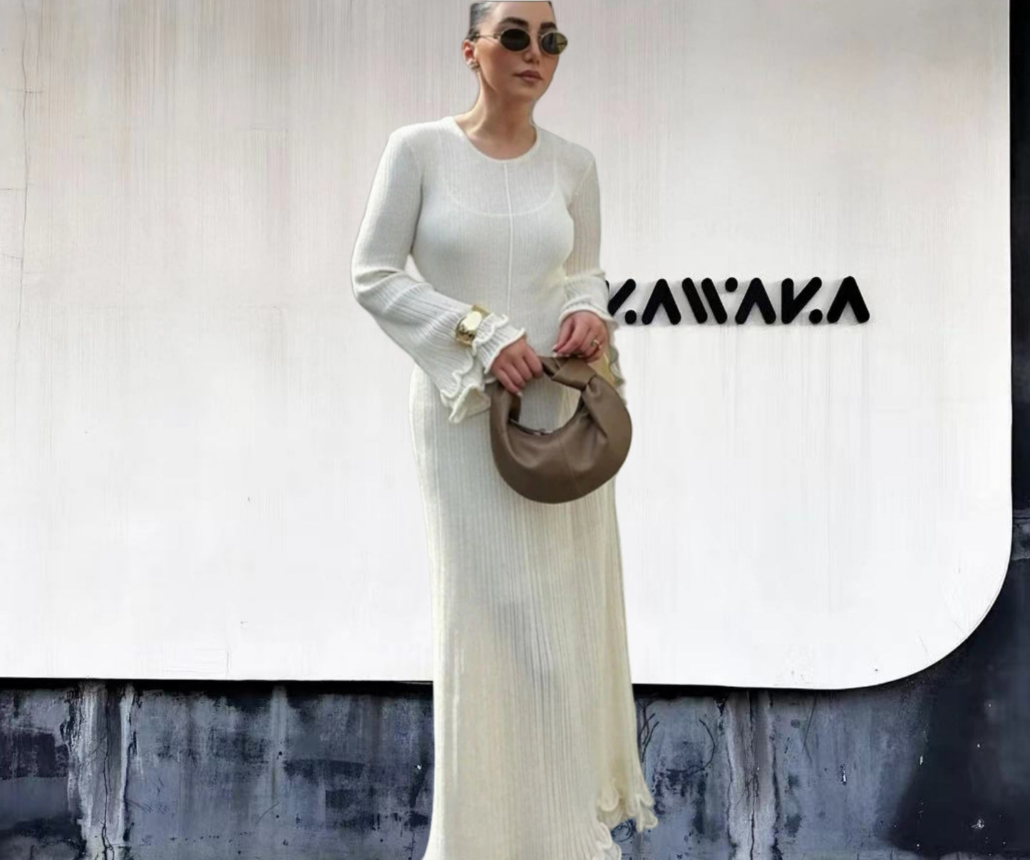 Dames Robe Maxi Élégante avec un Design en Rib Raffiné et des Manches Frangées Chic und Stil