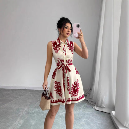 Robe d'été pour femmes avec coupe cintrée Chic und Stil
