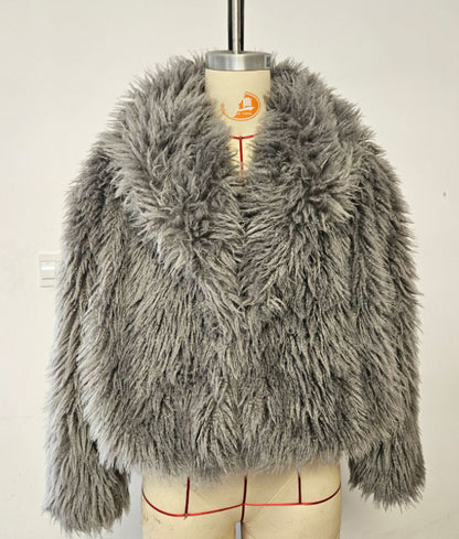 Oversized faux fur jacket for women Chic und Stil