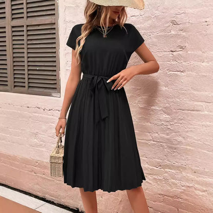 Robe midi femme avec coupe cintrée et design froncé stylé Chic und Stil