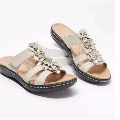 Sandales pour femmes avec accent floral Chic und Stil