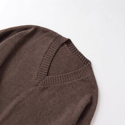 Pull en tricot confortable pour femmes avec décolleté en V et coupe généreuse Chic und Stil