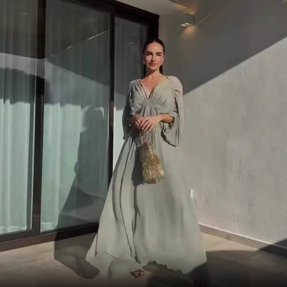 Robe maxi femme avec silhouette fluide et élégante drapée Chic und Stil
