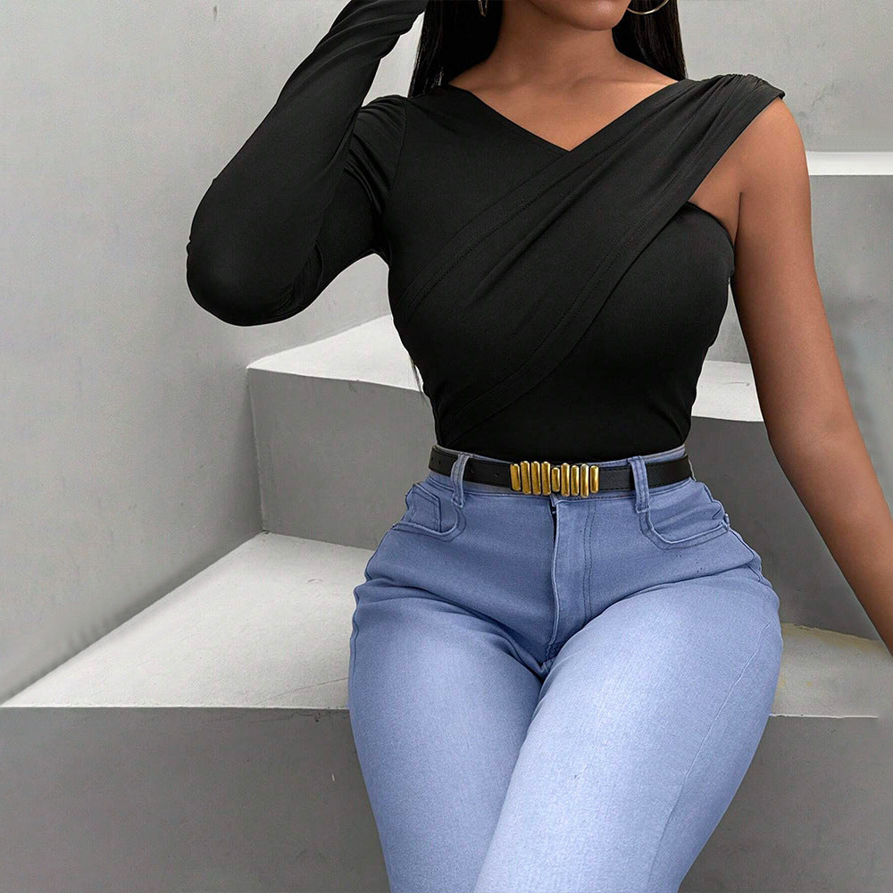 Bodies à manches longues pour femmes avec coupe asymétrique et design élégant en torsion Chic & Stil