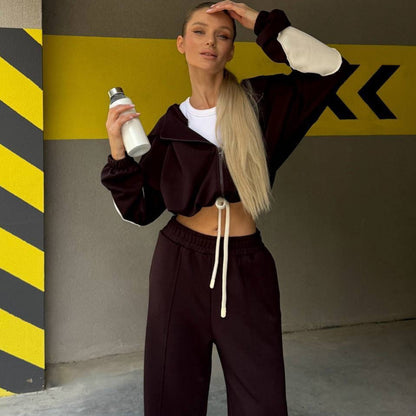 Chic and Style women's sporty-elegant set consisting of a crop top and wide pants