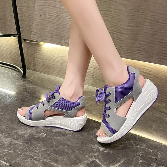 Sandales de sport féminines avec tige en mesh respirant et semelle en wedge flexible Chic und Stil