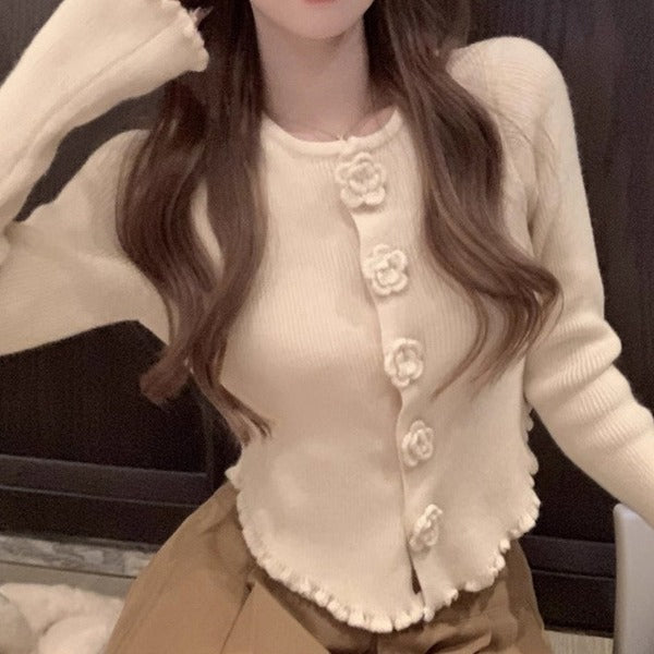 Dames élégante cardigan avec des détails de boutons floraux Chic und Stil