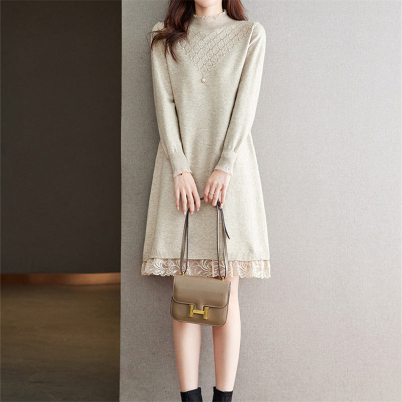 Robe en tricot pour dames avec col montant et finition en dentelle Chic und Stil