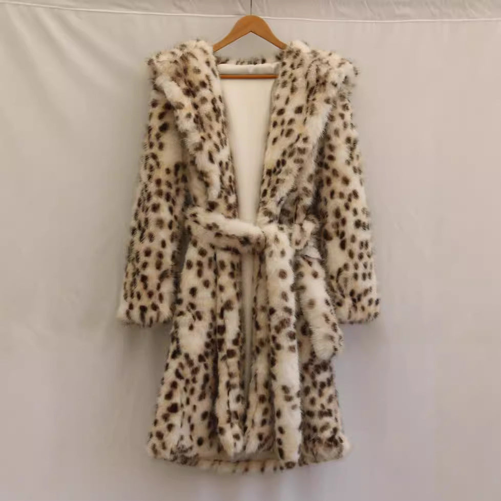 Chic and Style Women's Polar Bathrobe with Hood and Leopard Print