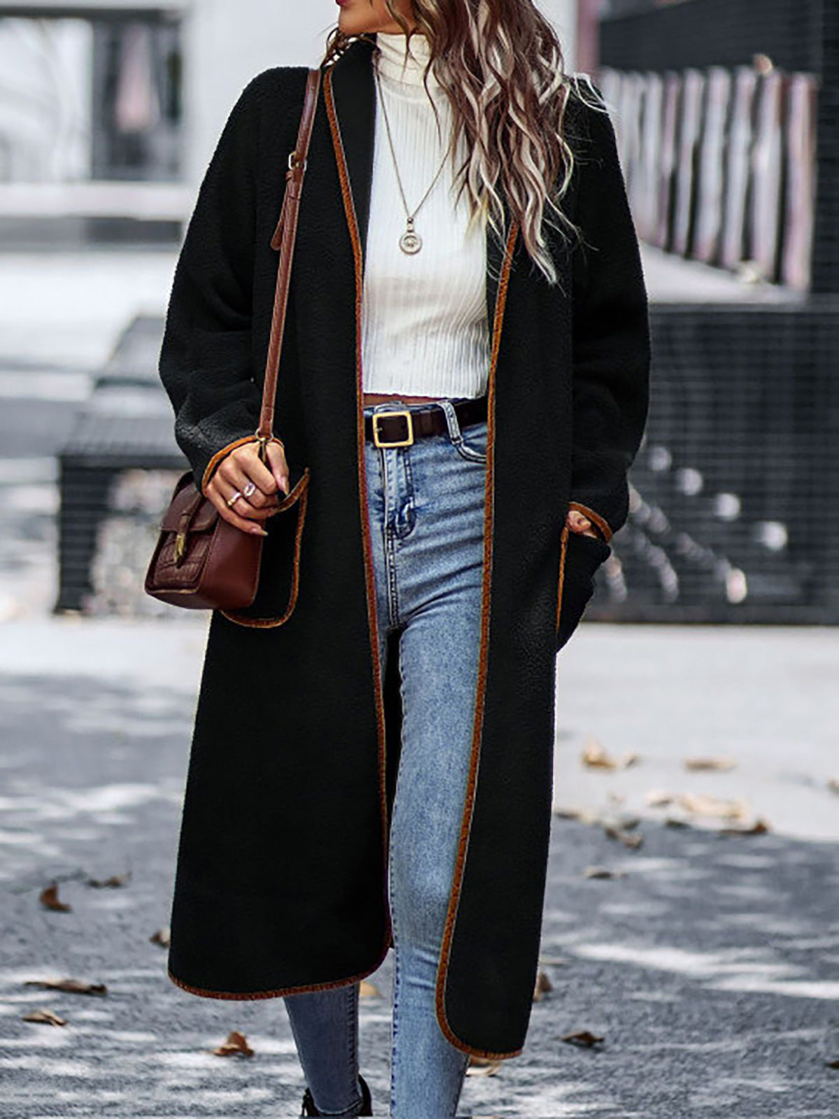 Dames élégant, long cardigan avec coupe pratique et accents contrastants Chic und Stil