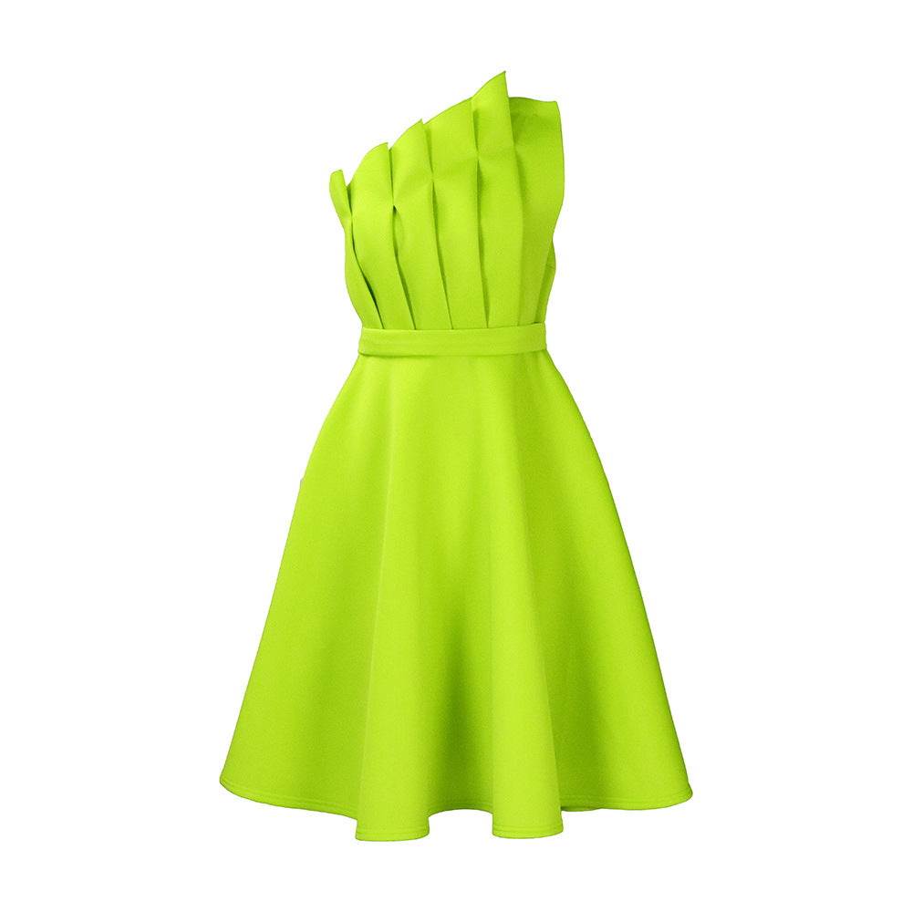 Robe charmante à une épaule pour dames avec drapé et ceinture cintrée Chic und Stil