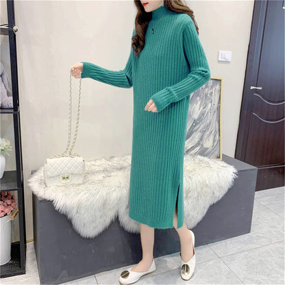 Robe maxi tricot pour femmes avec col haut et fine structure côtelée Chic und Stil