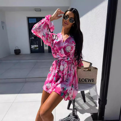 Robe portefeuille pour femmes avec un élégant imprimé animal et un col bateau décontracté Chic und Stil