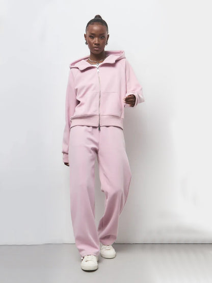 Chic and Style women's sporty hoodie and jogger pants set with fashionable zipper