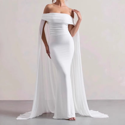 Robe de soirée élégante pour femmes à épaule dénudée avec cape transparente fluide et coupe flatteuse Chic und Stil