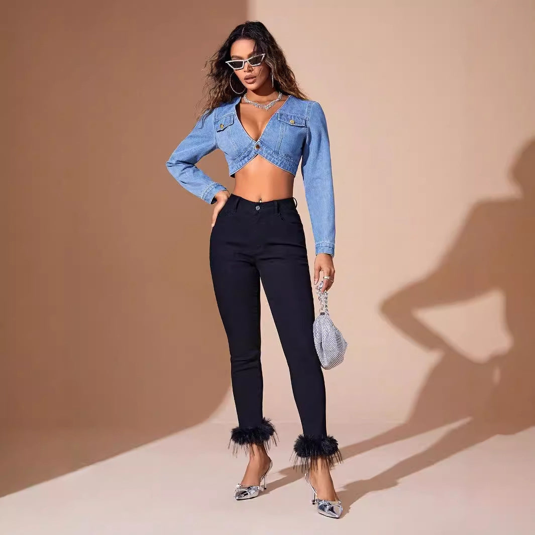 Veste en jean courte pour femmes avec détails de boutons et coupe cintrée Chic und Stil