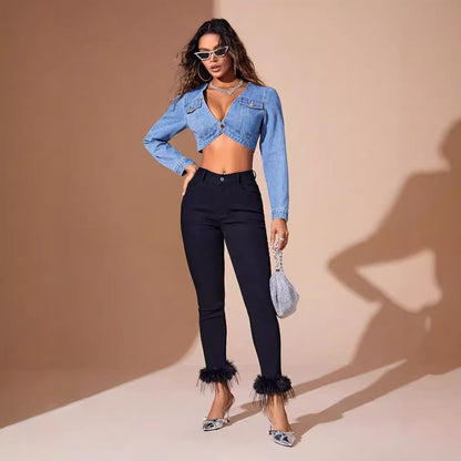 Veste en jean courte pour femmes avec détails de boutons et coupe cintrée Chic und Stil