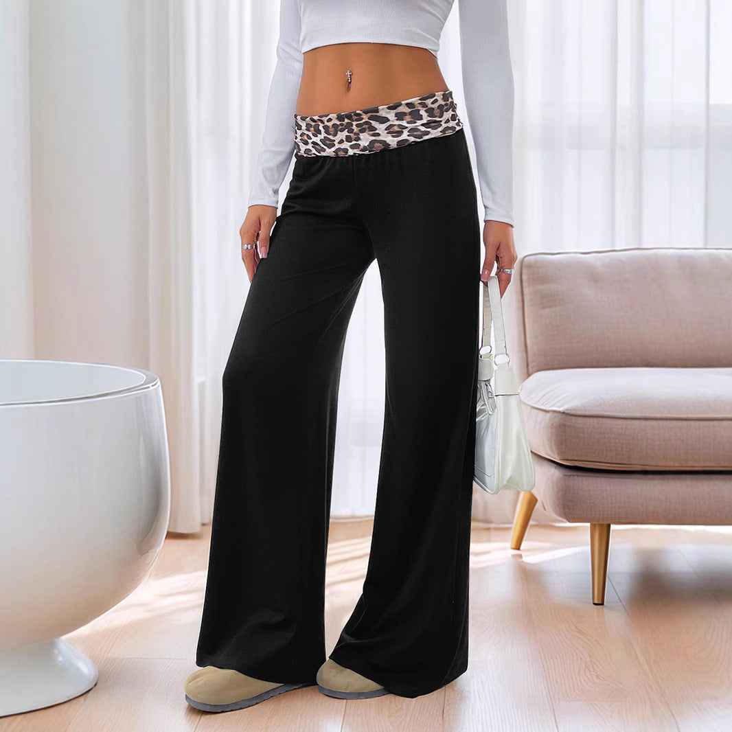 High-waisted lounge pants for women with a rubber belt in chic leopard style