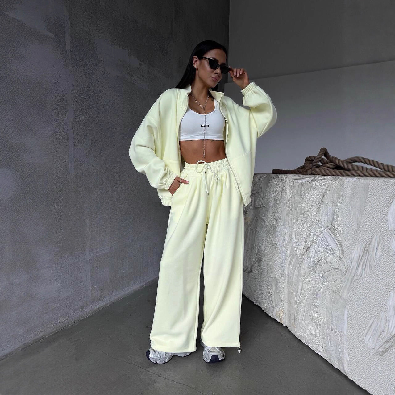 Casual polar tracksuit set for women with wide pants and oversized jacket Chic and Style